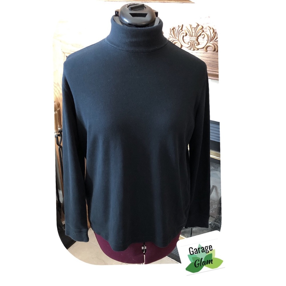 3️⃣ for $10🎉Croft & Barrow Black Turtleneck